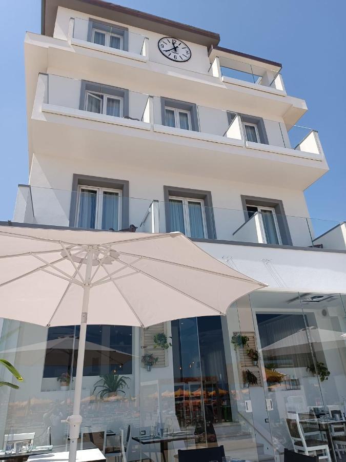 Hotel Brienz Bellaria-Igea Marina Exteriör bild