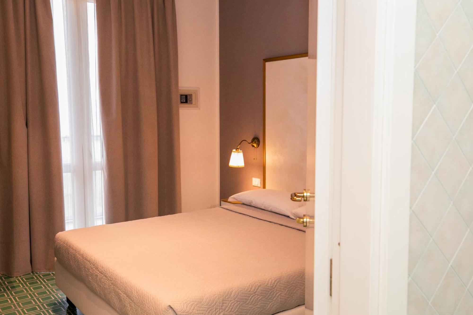 Hotel Brienz Bellaria-Igea Marina Exteriör bild